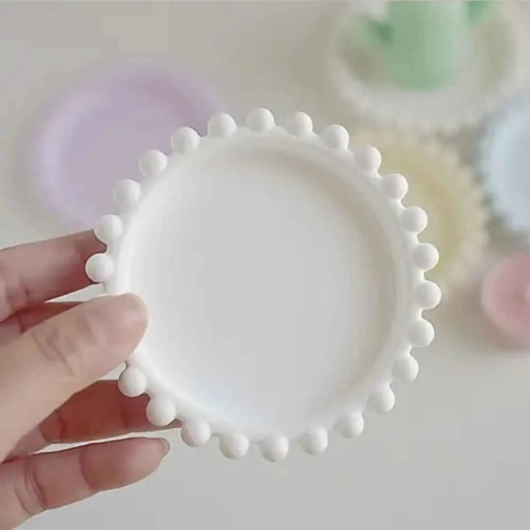 Pearl-edge ceramic candle dish